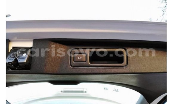 Acheter Import Voiture Toyota Fortuner Blanc à Import - Dubai, Benin Acheter Import Voiture Toyota Fortuner Blanc à Import - Dubai, Benin