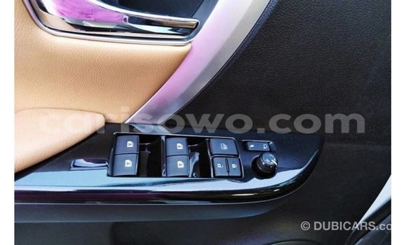 Acheter Import Voiture Toyota Fortuner Blanc à Import - Dubai, Benin Acheter Import Voiture Toyota Fortuner Blanc à Import - Dubai, Benin