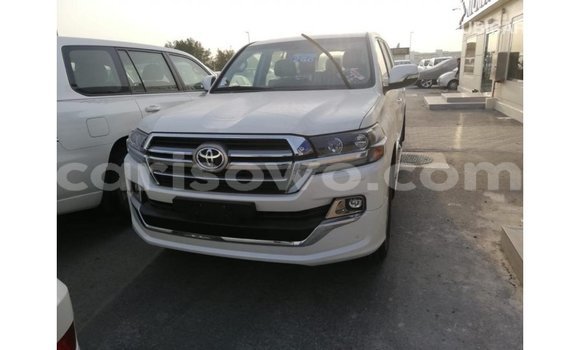 Sayi Imported Toyota Land Cruiser White Mota in Import - Dubai a Benin Sayi Imported Toyota Land Cruiser White Mota in Import - Dubai a Benin