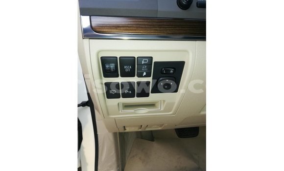Sayi Imported Toyota Land Cruiser White Mota in Import - Dubai a Benin Sayi Imported Toyota Land Cruiser White Mota in Import - Dubai a Benin