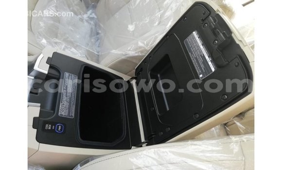 Sayi Imported Toyota Land Cruiser White Mota in Import - Dubai a Benin Sayi Imported Toyota Land Cruiser White Mota in Import - Dubai a Benin