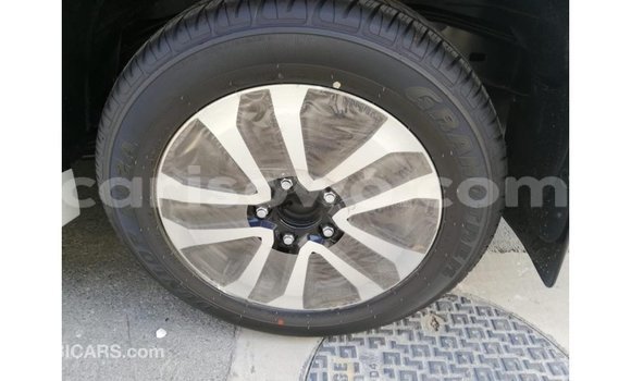 Sayi Imported Toyota Land Cruiser White Mota in Import - Dubai a Benin Sayi Imported Toyota Land Cruiser White Mota in Import - Dubai a Benin