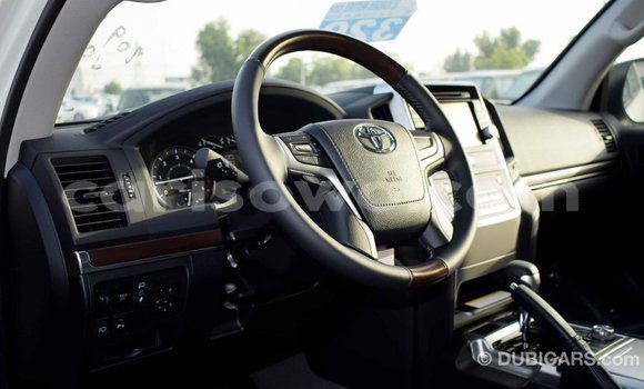 Buy Import Toyota Land Cruiser White Car in Import - Dubai in Benign Buy Import Toyota Land Cruiser White Car in Import - Dubai in Benign