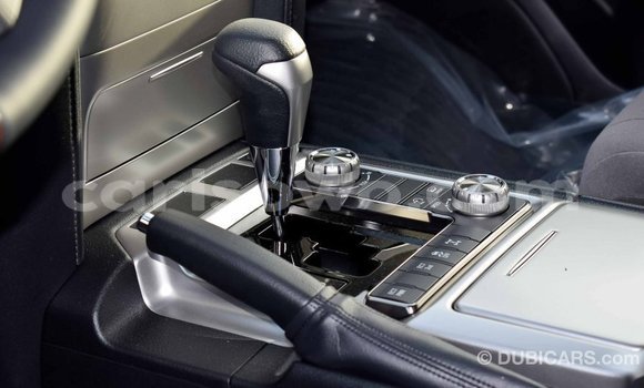 Buy Import Toyota Land Cruiser White Car in Import - Dubai in Benign Buy Import Toyota Land Cruiser White Car in Import - Dubai in Benign