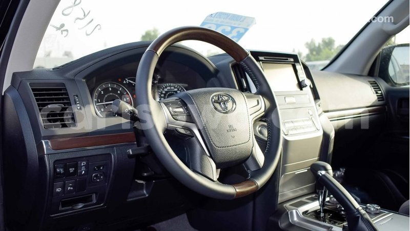 Big with watermark toyota land cruiser benin import dubai 6908