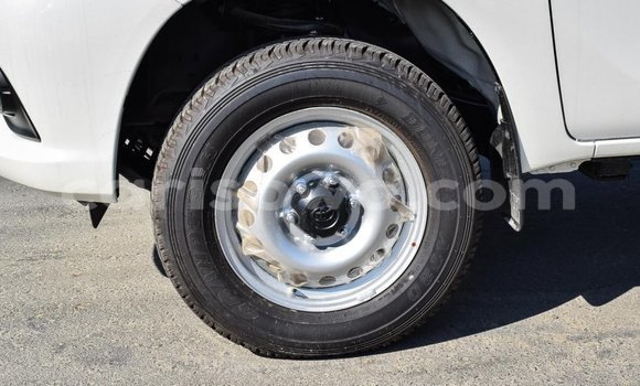 Sayi Imported Toyota Hilux White Mota in Import - Dubai a Benin Sayi Imported Toyota Hilux White Mota in Import - Dubai a Benin