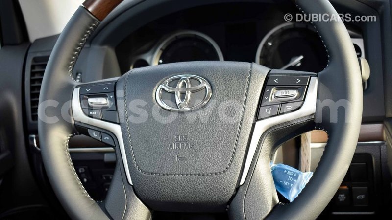 Big with watermark toyota land cruiser benin import dubai 6912