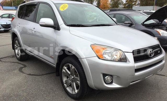 Acheter Occasion Voiture Toyota RAV4 Gris à Abomey, Benin Acheter Occasion Voiture Toyota RAV4 Gris à Abomey, Benin