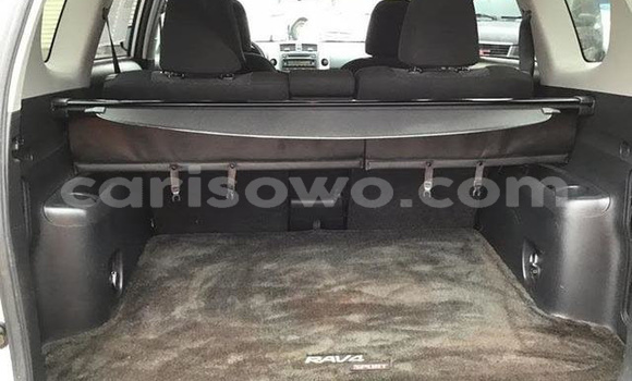 Acheter Occasion Voiture Toyota RAV4 Gris à Abomey, Benin Acheter Occasion Voiture Toyota RAV4 Gris à Abomey, Benin