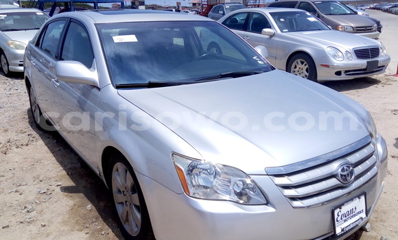 Acheter Occasion Voiture Toyota Avalon Gris à Cotonou, Benin Acheter Occasion Voiture Toyota Avalon Gris à Cotonou, Benin