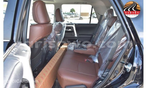 Acheter Import Utilitaire Toyota HiAce Noir à Import - Dubai, Benin Acheter Import Utilitaire Toyota HiAce Noir à Import - Dubai, Benin