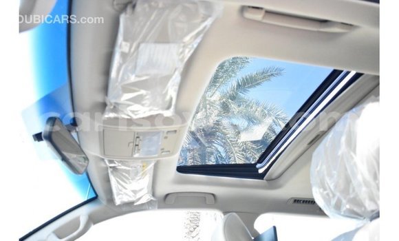 Acheter Import Voiture Toyota Land Cruiser Blanc à Import - Dubai, Benin Acheter Import Voiture Toyota Land Cruiser Blanc à Import - Dubai, Benin