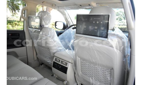 Acheter Import Voiture Toyota Land Cruiser Blanc à Import - Dubai, Benin Acheter Import Voiture Toyota Land Cruiser Blanc à Import - Dubai, Benin