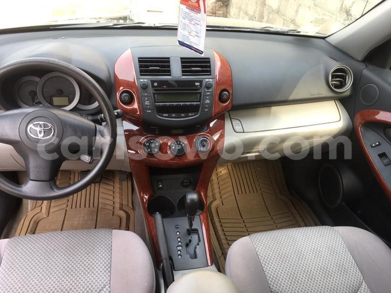 Big with watermark toyota rav4 benin cotonou 6940