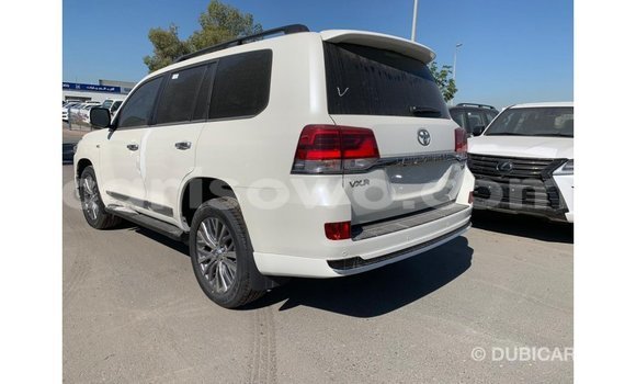Sayi Imported Toyota Land Cruiser White Mota in Import - Dubai a Benin Sayi Imported Toyota Land Cruiser White Mota in Import - Dubai a Benin