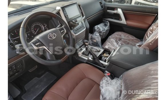 Ra Imported Toyota Land Cruiser funfun Ọkọ̀ in Import - Dubai ni Benin Ra Imported Toyota Land Cruiser funfun Ọkọ̀ in Import - Dubai ni Benin