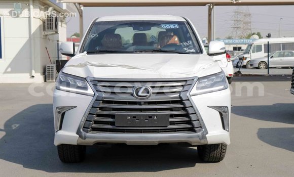 Sayi Imported Lexus LX White Mota in Import - Dubai a Benin Sayi Imported Lexus LX White Mota in Import - Dubai a Benin