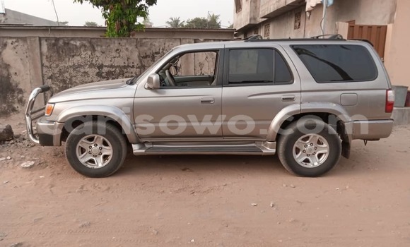 Sayi Na hannu Toyota 4Runner Azurfa Mota in Cotonou a Benin Sayi Na hannu Toyota 4Runner Azurfa Mota in Cotonou a Benin