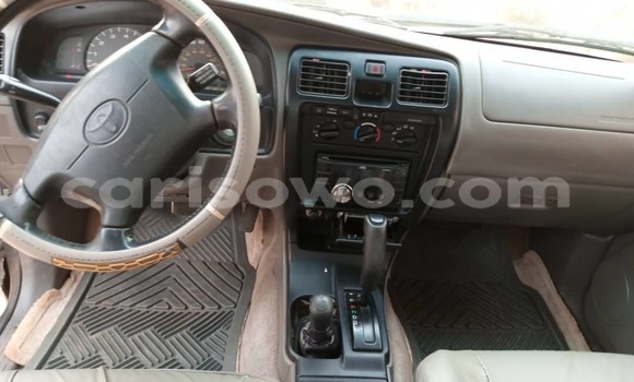 Sayi Na hannu Toyota 4Runner Azurfa Mota in Cotonou a Benin Sayi Na hannu Toyota 4Runner Azurfa Mota in Cotonou a Benin