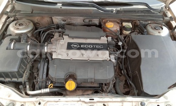 Sayi Na hannu Opel Vectra Azurfa Mota in Cotonou a Benin Sayi Na hannu Opel Vectra Azurfa Mota in Cotonou a Benin