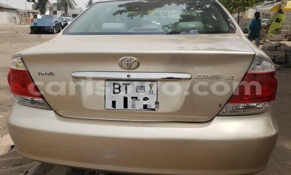 Ra Àlòkù Toyota Camry Silver Ọkọ̀ in Cotonou ni Benin Ra Àlòkù Toyota Camry Silver Ọkọ̀ in Cotonou ni Benin