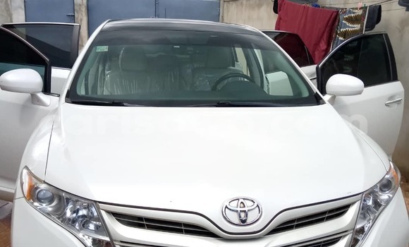 Ra Tuntun Toyota Venza funfun Ọkọ̀ in Cotonou ni Benin Ra Tuntun Toyota Venza funfun Ọkọ̀ in Cotonou ni Benin