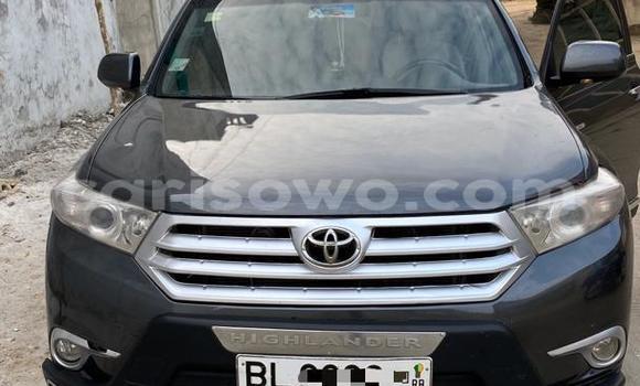 Buy Used Toyota Highlander Beige Car in Cotonou in Benign Buy Used Toyota Highlander Beige Car in Cotonou in Benign