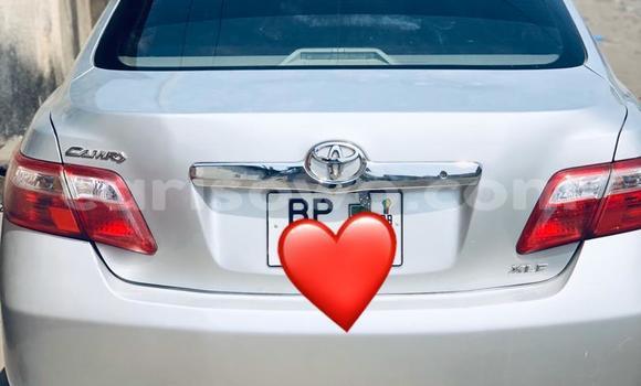 Sayi Na hannu Toyota Camry Azurfa Mota in Cotonou a Benin Sayi Na hannu Toyota Camry Azurfa Mota in Cotonou a Benin