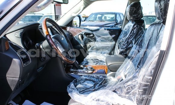 Acheter Import Voiture Infiniti Q Blanc à Import - Dubai, Benin Acheter Import Voiture Infiniti Q Blanc à Import - Dubai, Benin