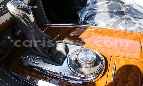 Acheter Import Voiture Infiniti Q Blanc à Import - Dubai, Benin Acheter Import Voiture Infiniti Q Blanc à Import - Dubai, Benin