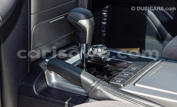 Acheter Import Voiture Toyota Land Cruiser Noir à Import - Dubai, Benin Acheter Import Voiture Toyota Land Cruiser Noir à Import - Dubai, Benin