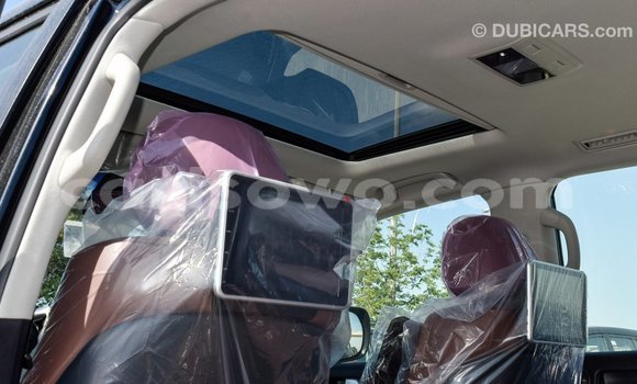 Acheter Import Voiture Toyota Land Cruiser Noir à Import - Dubai, Benin Acheter Import Voiture Toyota Land Cruiser Noir à Import - Dubai, Benin