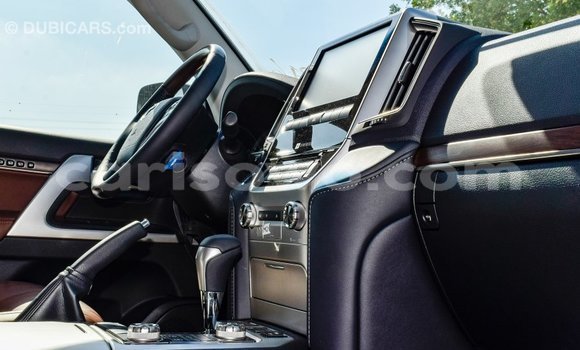 Acheter Import Voiture Toyota Land Cruiser Noir à Import - Dubai, Benin Acheter Import Voiture Toyota Land Cruiser Noir à Import - Dubai, Benin