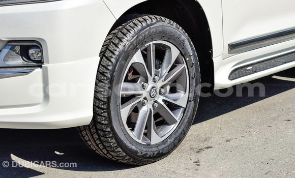 Buy Import Toyota Land Cruiser White Car in Import - Dubai in Benign Buy Import Toyota Land Cruiser White Car in Import - Dubai in Benign