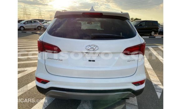 Acheter Import Voiture Hyundai Santa Fe Blanc à Import - Dubai, Benin Acheter Import Voiture Hyundai Santa Fe Blanc à Import - Dubai, Benin