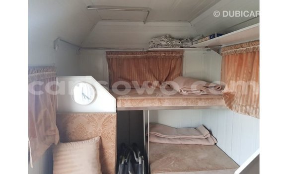 Ra Imported Kia Carens funfun Ọkọ̀ in Import - Dubai ni Benin Ra Imported Kia Carens funfun Ọkọ̀ in Import - Dubai ni Benin