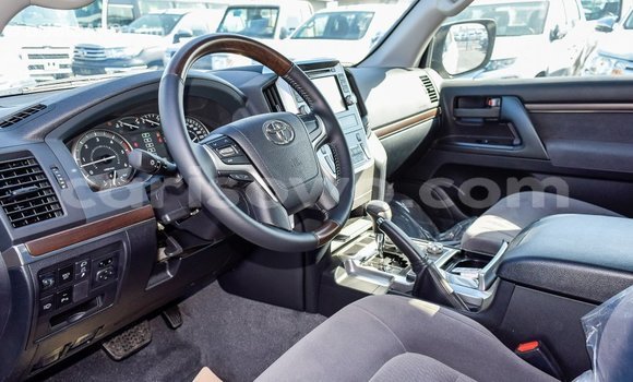Buy Import Toyota Land Cruiser White Car in Import - Dubai in Benign Buy Import Toyota Land Cruiser White Car in Import - Dubai in Benign