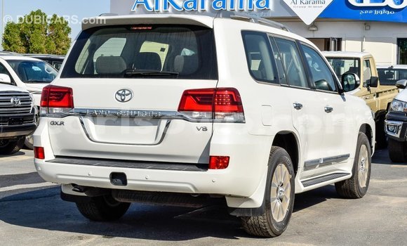 Buy Import Toyota Land Cruiser White Car in Import - Dubai in Benign Buy Import Toyota Land Cruiser White Car in Import - Dubai in Benign
