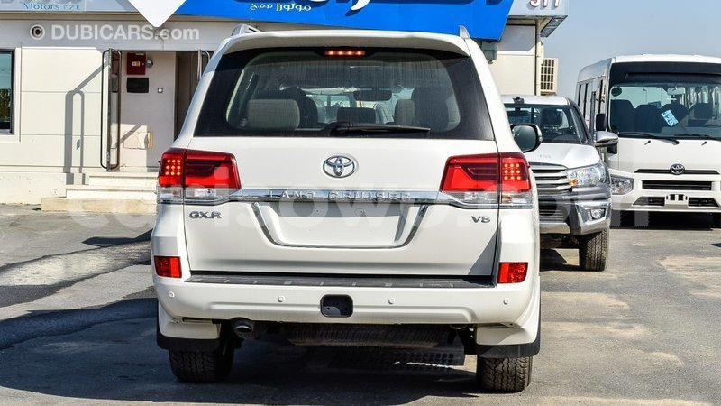 Big with watermark toyota land cruiser benin import dubai 7033