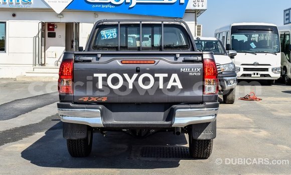Sayi Imported Toyota Hilux Sauran Mota in Import - Dubai a Benin Sayi Imported Toyota Hilux Sauran Mota in Import - Dubai a Benin