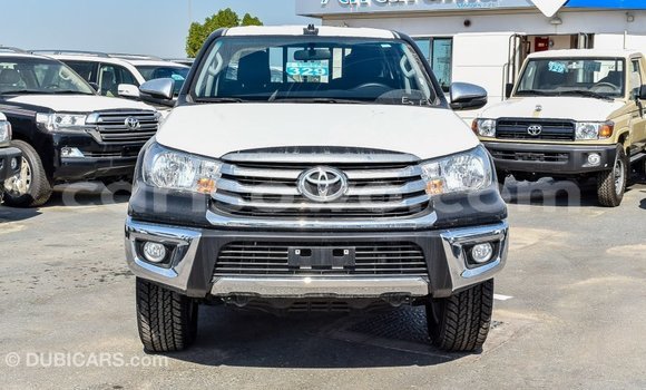 Sayi Imported Toyota Hilux Black Mota in Import - Dubai a Benin Sayi Imported Toyota Hilux Black Mota in Import - Dubai a Benin