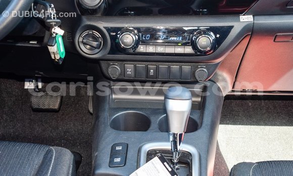 Sayi Imported Toyota Hilux Black Mota in Import - Dubai a Benin Sayi Imported Toyota Hilux Black Mota in Import - Dubai a Benin