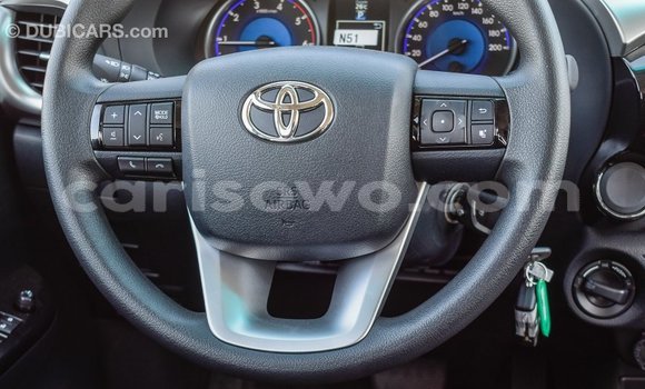 Sayi Imported Toyota Hilux Black Mota in Import - Dubai a Benin Sayi Imported Toyota Hilux Black Mota in Import - Dubai a Benin