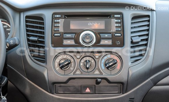 Sayi Imported Mitsubishi L200 White Mota in Import - Dubai a Benin Sayi Imported Mitsubishi L200 White Mota in Import - Dubai a Benin