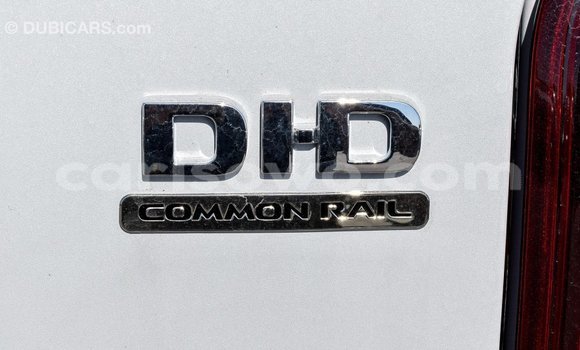 Sayi Imported Mitsubishi L200 White Mota in Import - Dubai a Benin Sayi Imported Mitsubishi L200 White Mota in Import - Dubai a Benin