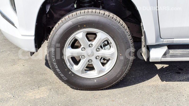 Big with watermark mitsubishi l200 benin import dubai 7042