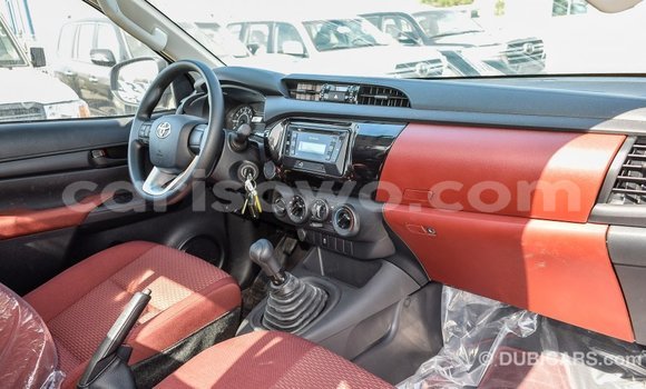 Sayi Imported Toyota Hilux Sauran Mota in Import - Dubai a Benin Sayi Imported Toyota Hilux Sauran Mota in Import - Dubai a Benin