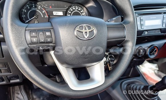 Sayi Imported Toyota Hilux White Mota in Import - Dubai a Benin Sayi Imported Toyota Hilux White Mota in Import - Dubai a Benin