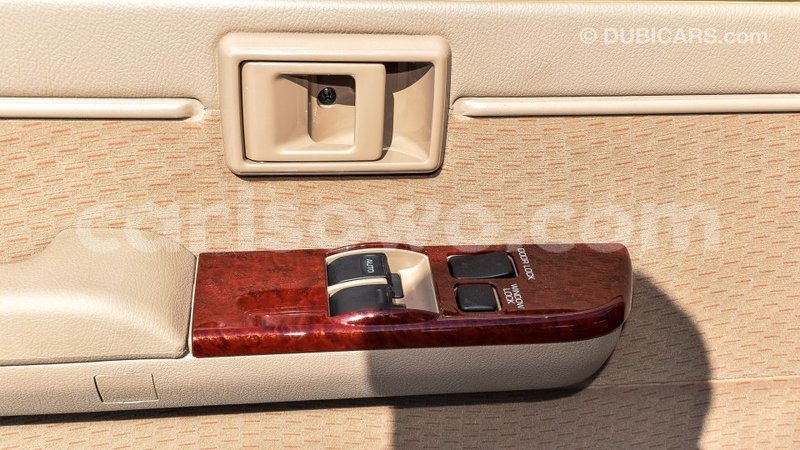 Big with watermark toyota land cruiser benin import dubai 7047