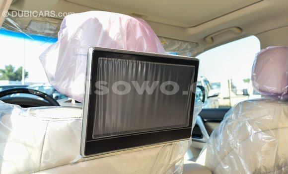 Sayi Imported Toyota Land Cruiser White Mota in Import - Dubai a Benin Sayi Imported Toyota Land Cruiser White Mota in Import - Dubai a Benin